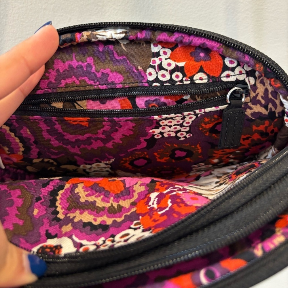 Vera Bradley Classic Crossbody Black Zebra Flock Oval Bag - Picture 3 of 12